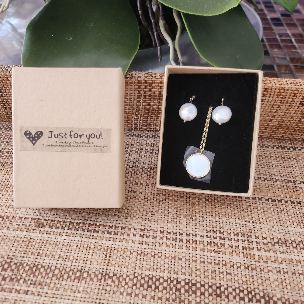 Pearl adjustable necklace & earrings set